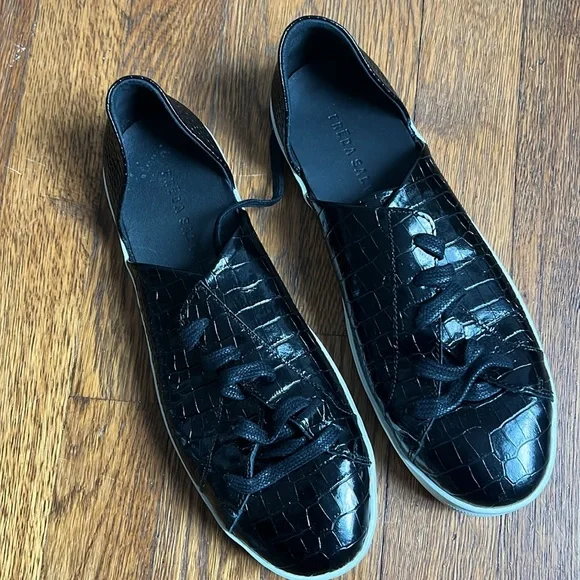 Esa D’orsay sneaker. Only used once. Cute and comfortable. - Picture 4 of 4